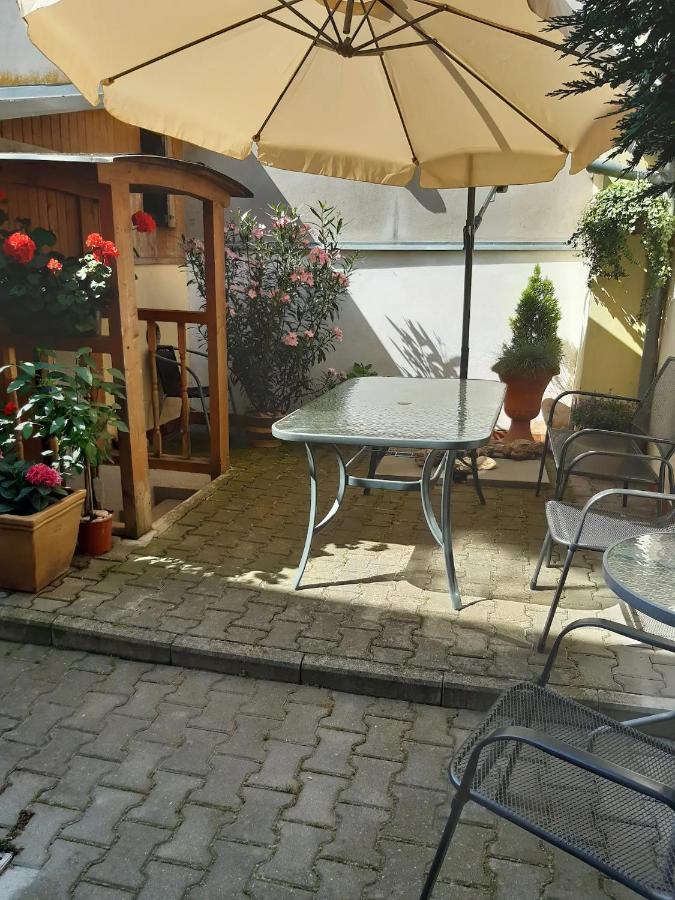 U Pani Malirky Apartman Valtice Kültér fotó